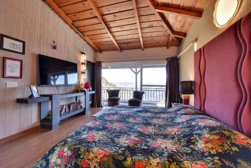 Luxe 4BHK Himalayan Range View - Madalsa Home
